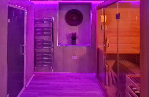 The Golden Crown - Foto 27