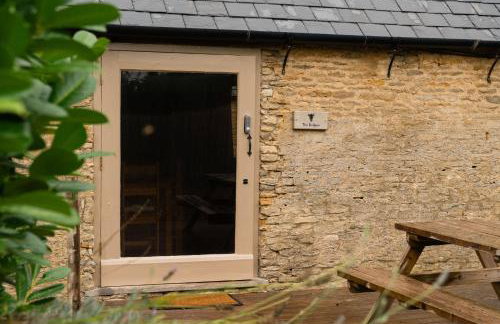 Charming Stone Cottage - Cotswolds Farm Stay - The Bullpen - Photo 34