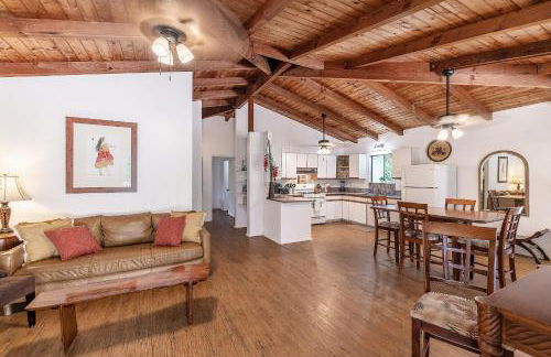 Spacious North Shore Apartment Near V-Land - Foto 2