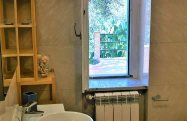 Elegante villa panoramica con giardino e idromassaggio a 10 minuti dal mare - Foto 39