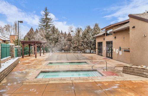 Park Ave Condo Pool Access Near Skiing - Photo 2