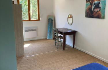 SOUS UN OLIVIER Gîte Le Chêne, au calme avec climatisation et piscine - Foto 15