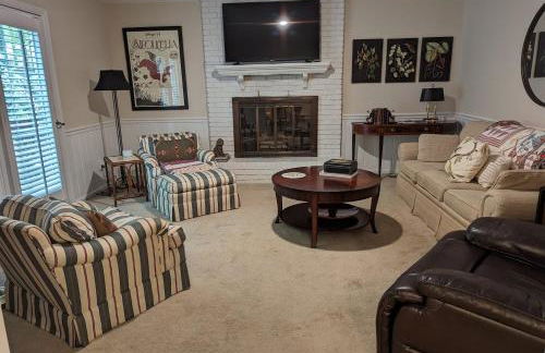 NEW! Stately 3BR25BA near Rockwood - Foto 7