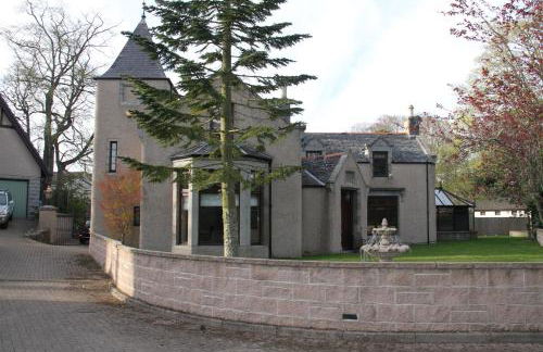 Amazing 4 Bed Scottish Baronial Style House - Foto 1