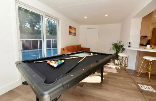 Luxury Oasis Getaway w/pool 15 mins from beach - Foto 38