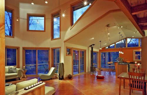 Luxury Mountain Cabin Rental on Rockfish Gap River near Charlottesville, Virginia - Foto 5