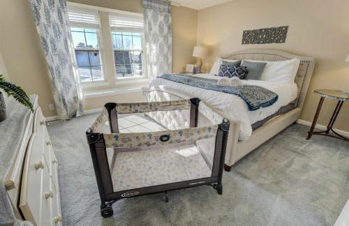 Deep Blue Spacious Escape w Hot Tub & Playground - Foto 31