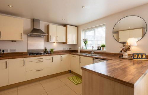 Cozy Glam Patchway Garden House Sleep 9 Mid-Long Term Welcome - Foto 21