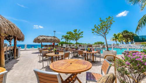 Beach Front 2 Bed Condo - Pool & Tiki Bar - Foto 2