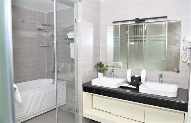 Western Boutique Hotel - Photo 10