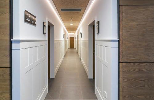 Aquitania Home Suites - Photo 99