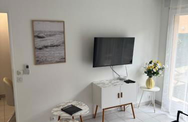 Mon Appart avec Terrasse et Piscine - Foto 4