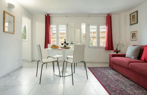 Avelli Pia Fourth Floor with 2 Bathrooms - Florence Charming Apartments - Delightful and bright 4rd-floor apartment without elevator, overlooking one of Florence's most beautiful squares, Exceptionally located for exploring the city - Foto 40