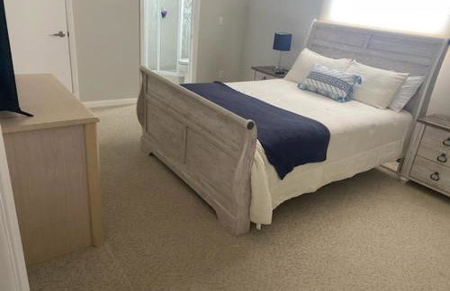 Just a short walk to the beach - Foto 2