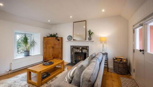 Spacious & Stylish StoneHous Cottage - Photo 4