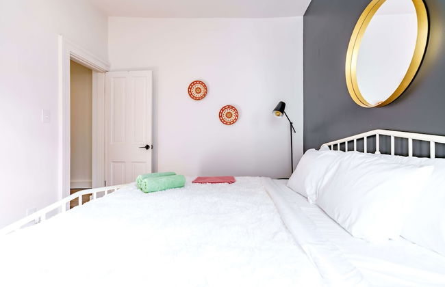 NEW Luxe Pet Friendly Free Parking Downtown - Foto 60