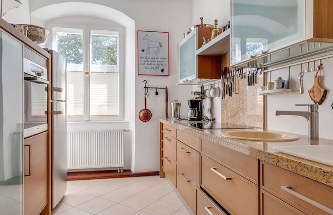 Lavish Castle in Riedenburg with Garden near Lake - Foto 4