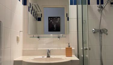 Naturnahes, neu eingerichtetes Apartment mit 1 Schlafzimmer - Foto 3