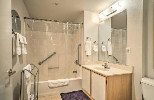 1 Mi to Dtwn Cathedral City Condo with Balcony - Foto 20