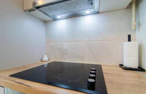 Flexible SelfCheckIns 93 - Zagreb - Garage - Balcony - Bedroom - Photo 15