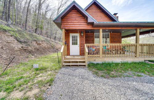 Hike and Fish Marlinton Cabin with Fire Pit and Views! - Foto 25