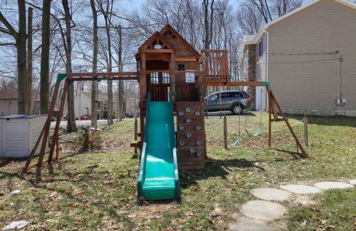 Cozy Poconos Mountain House with 3 bedrooms - Foto 65