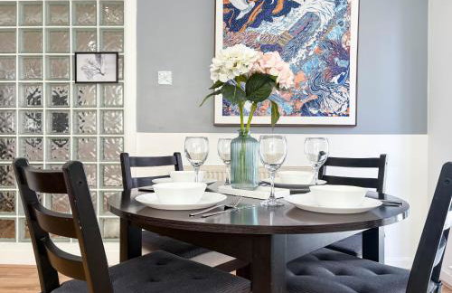 Spacious 2BR 2BA Apartment City Centre Sleeps 5 - Photo 38