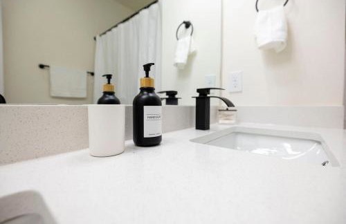 5 Min to Elon - 7 Min to Downtown - Washer and Dryer - Foto 49