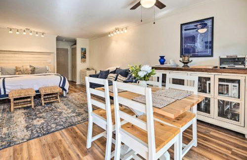 Balcony and Pool Access! Couples Escape in Lake Lure - Foto 8