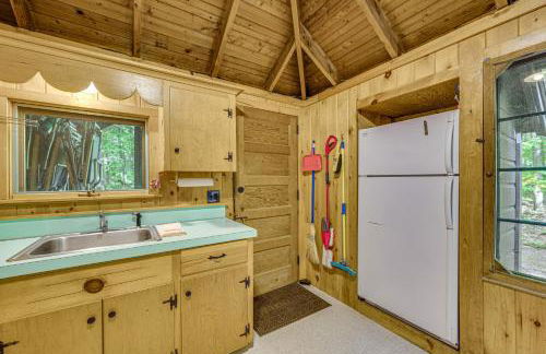 Rustic Cabin with Squam Lake Access and Fireplace! - Foto 12