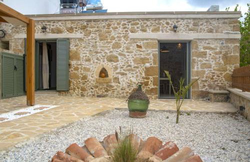 Pamelas House with Jacuzzi - Photo 22