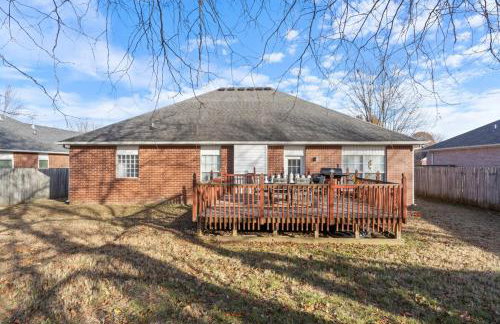 Spacious 6 bed Bentonville House, Sleeps 12, Smart TVs, Wi-Fi - Foto 27