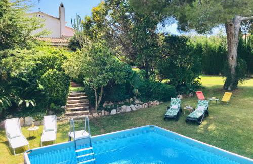 Casa mediterránea con gran jardín y piscina a 500 m de la playa - Foto 40