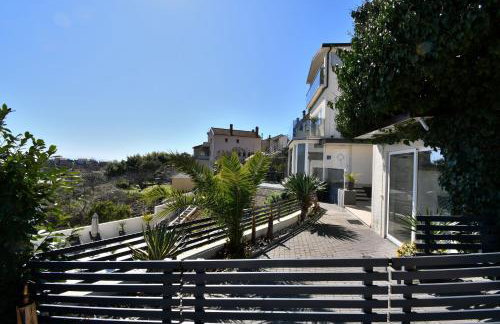 Apartments Lux with pool - Foto 26