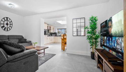 5 bedroom house Solihull 10 mins drive from BHX & NEC Private off road parking - Foto 4