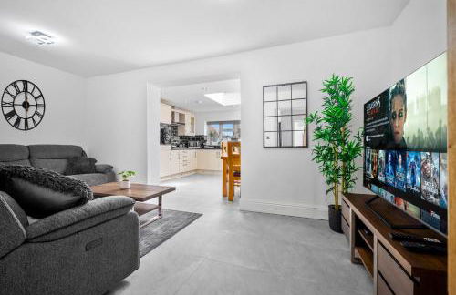 5 bedroom house Solihull 10 mins drive from BHX & NEC Private off road parking - Foto 4