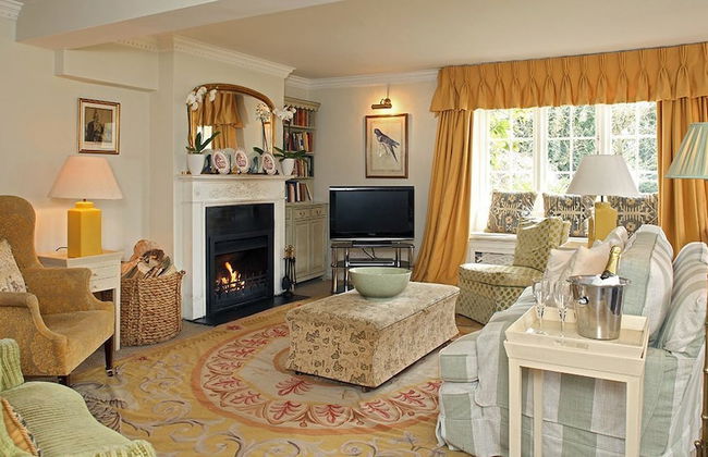 Goodwood Cottage - Photo 1