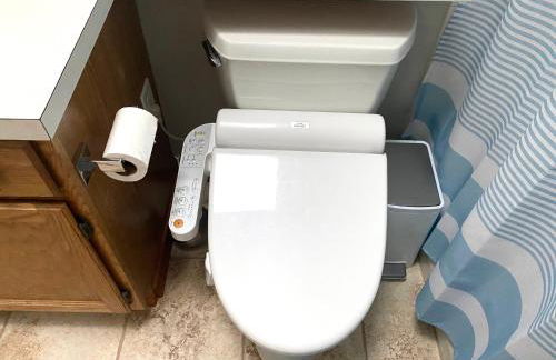 Artsy Home close to USAFA with Fireplace and Patio - Foto 32