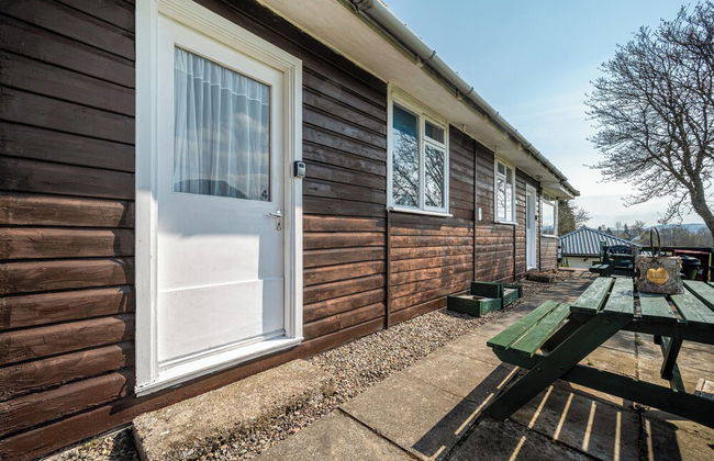 2 Bed Chalet - Sleeps 4 - River and Mountain Views - Foto 18