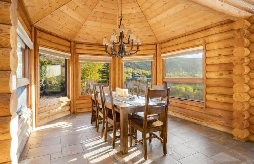 Ski and Ride Mountain Haus - Hot Tub, Fire Pit, Game Room & Deck - Foto 12