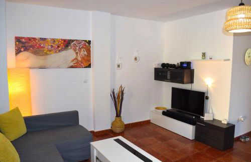 Apartamento con hermoso jardín y AC - Foto 51