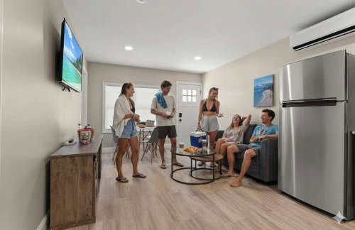 Steps to Beach Fully Renovated Sleeps 6 - Photo 1