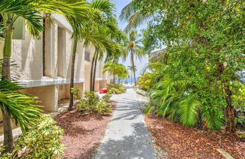 Beachfront Condo on Coco Plum Beach - Foto 3