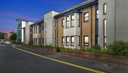 Cosy Modern Stay at St Mary's Nest Apartment By Your Lettings Short Lets & Serviced Accommodation Peterborough With Free WiFi and Parking - Foto 3