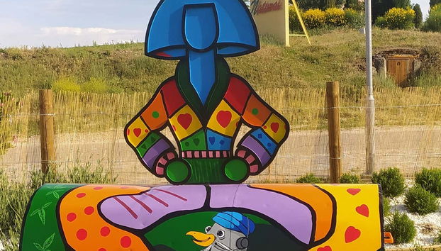 Menina avec Avu, le personnage principal