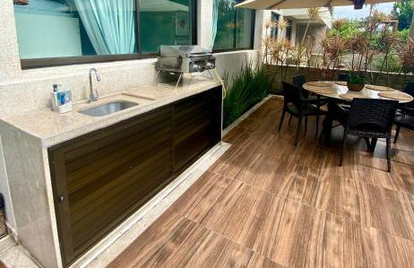 Apto Beira Mar Térreo com área gourmet Praia de Muro Alto - Foto 4