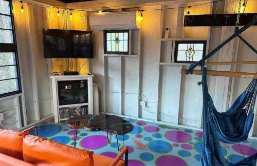 Blueberry Farm Cottage, Hot Tub, Creek, Game Room - Foto 9