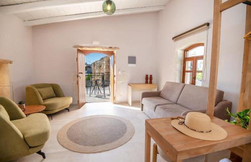 Pavlina Villa , a hidden gem with heated pool and ping pong! - Photo 26