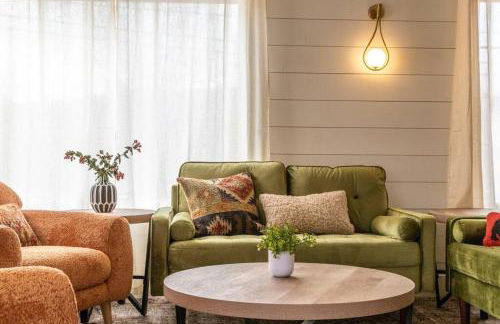 100% Renovated Stowe Village Farmhouse - Photo 8