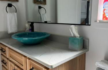 Newer Cozy Guest Cottage with Saltwater Spa! - Foto 17